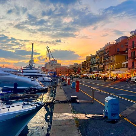 Casa Vacanza " La Rosa " Imperia Liguria Bagian luar foto