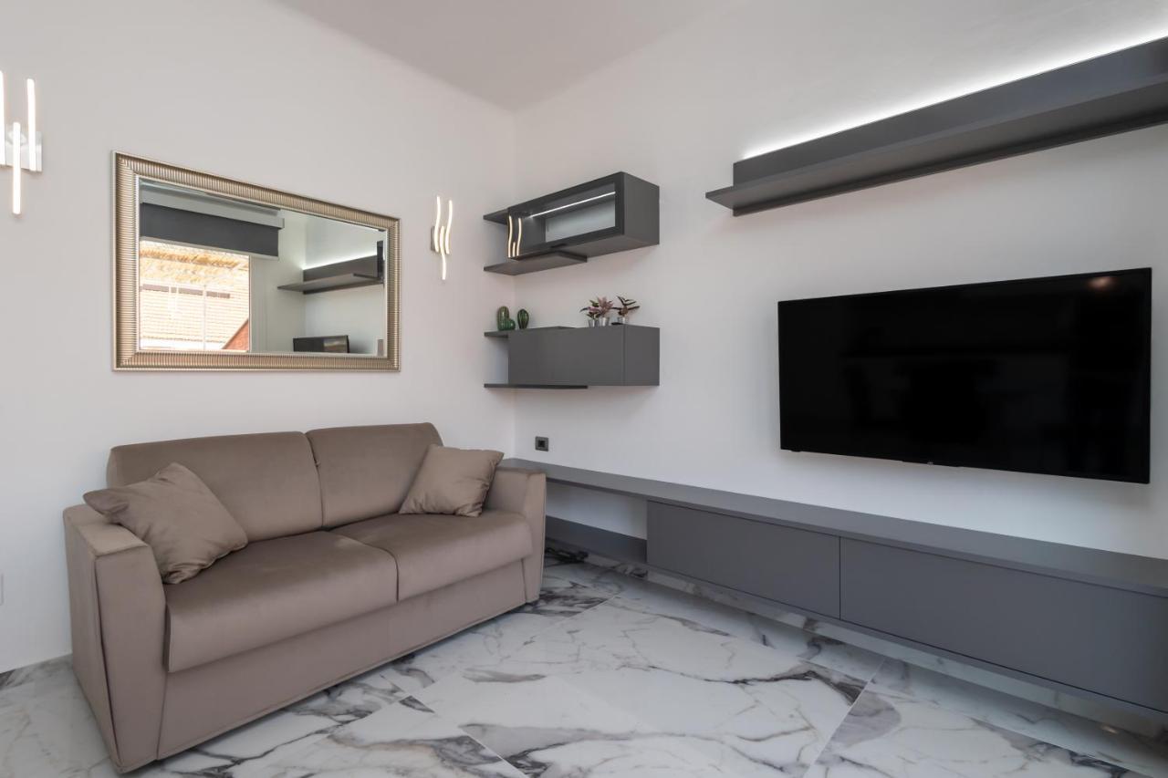 Casa Vacanza " La Rosa " Imperia Liguria Bagian luar foto