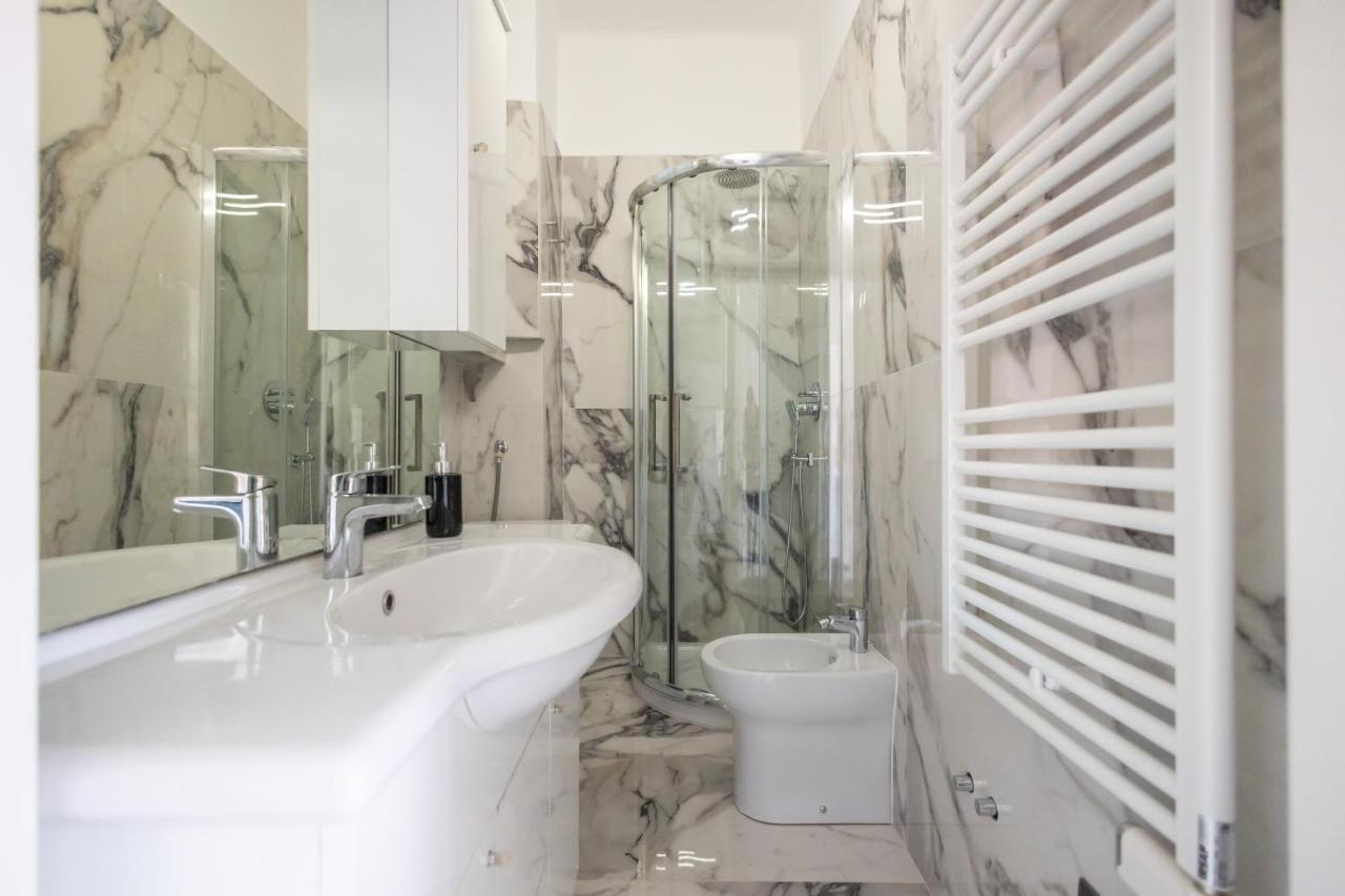 Casa Vacanza " La Rosa " Imperia Liguria Bagian luar foto