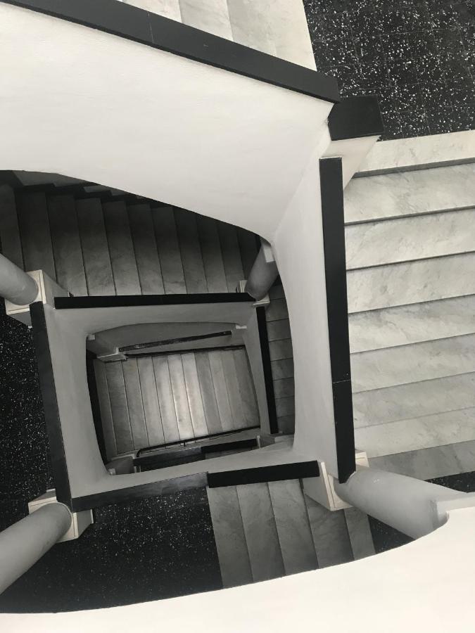 Casa Vacanza " La Rosa " Imperia Liguria Bagian luar foto